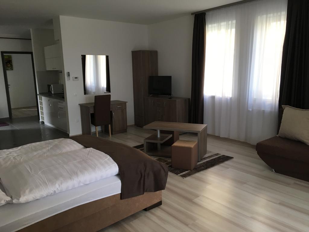F&M Apartman Egerszalok Bagian luar foto