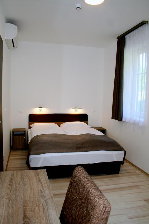 F&M Apartman Egerszalok Bagian luar foto
