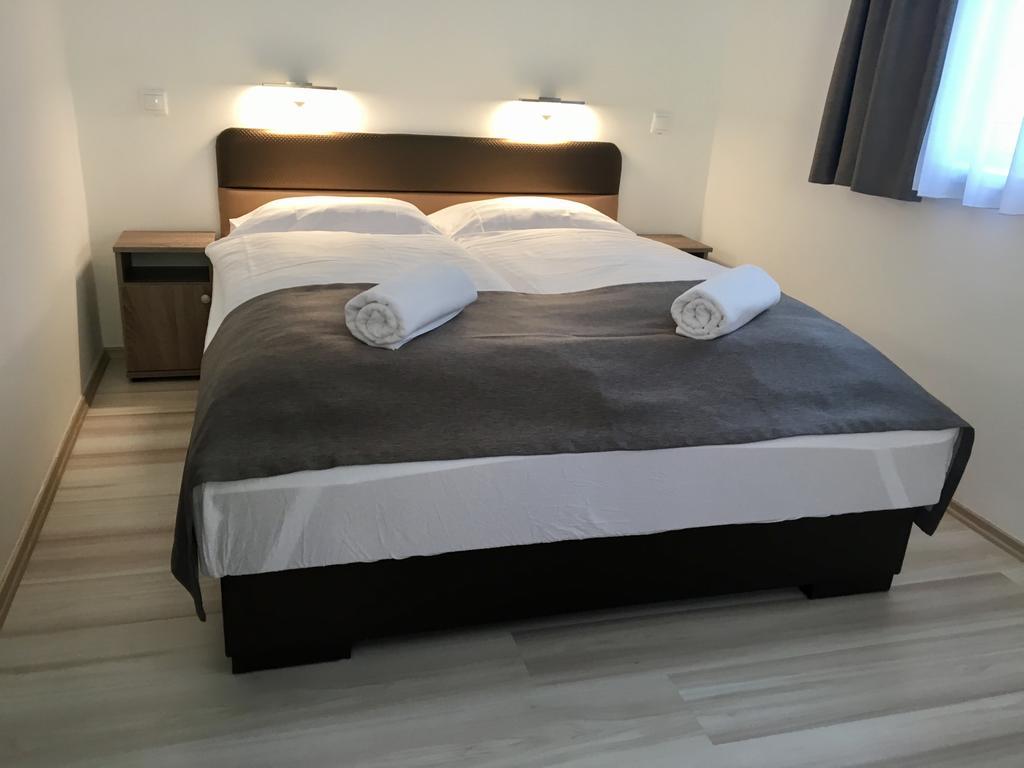 F&M Apartman Egerszalok Bagian luar foto