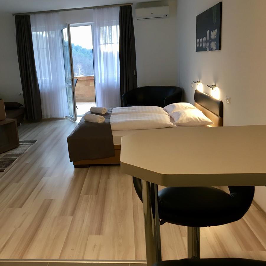 F&M Apartman Egerszalok Bagian luar foto